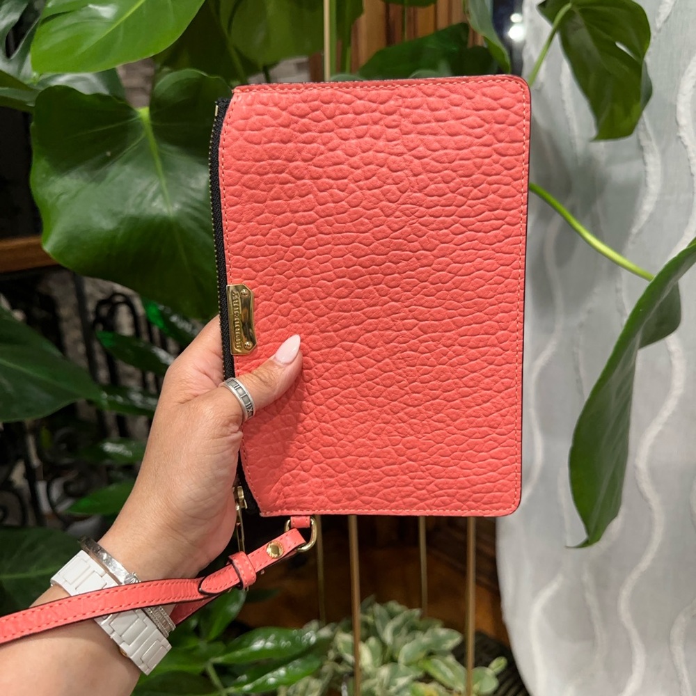 Burberry Pebbled Leather Wristlet Pouch Coral Pink Gold Tone Zip Clutch - Picture 7 of 9
